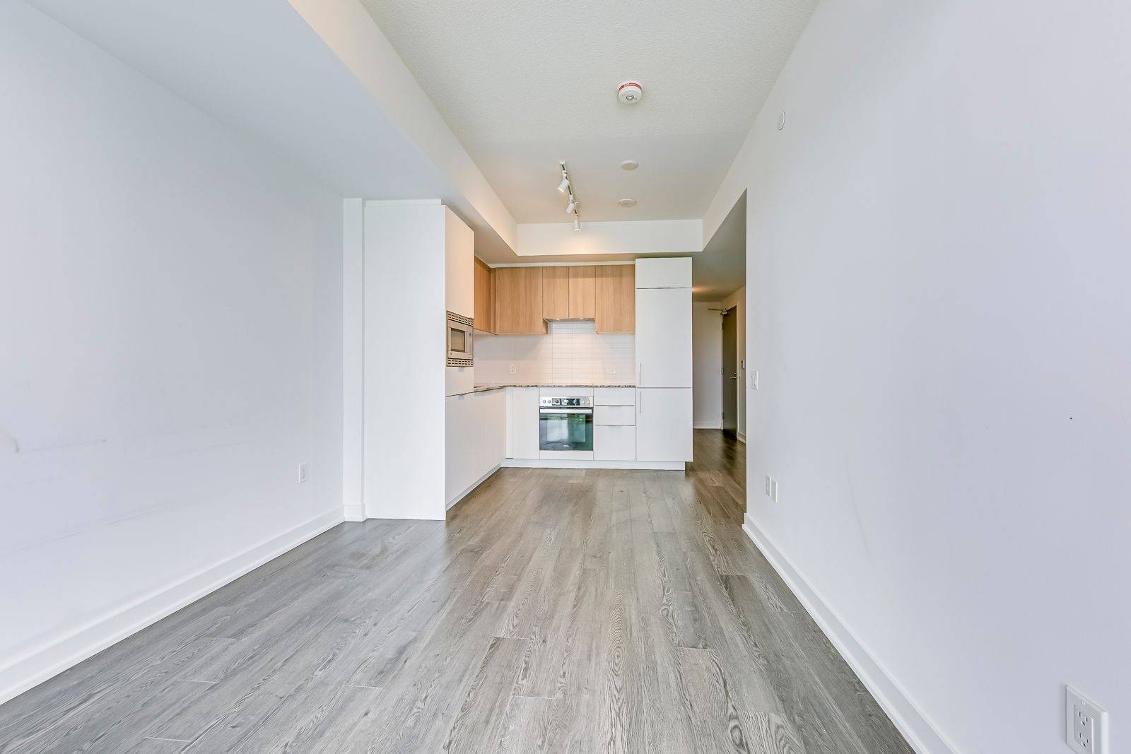 Toronto C13, ON M3C 3M9,20 O'Neill RD #1118