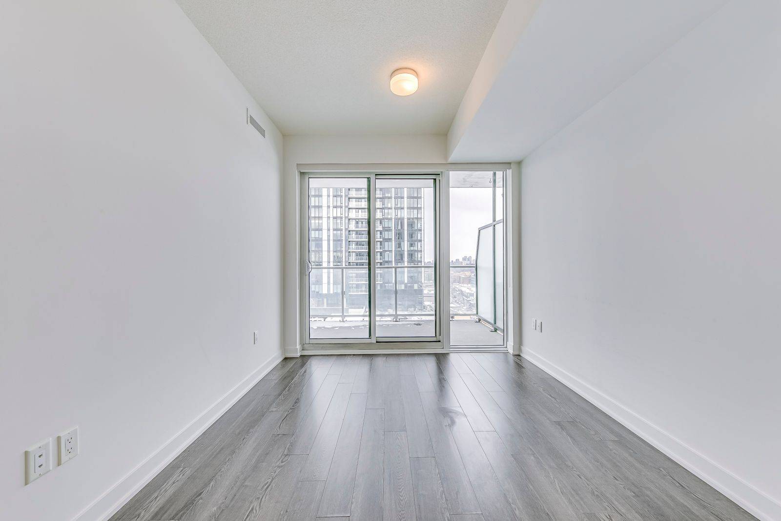 Toronto C13, ON M3C 3M9,20 O'Neill RD #1118