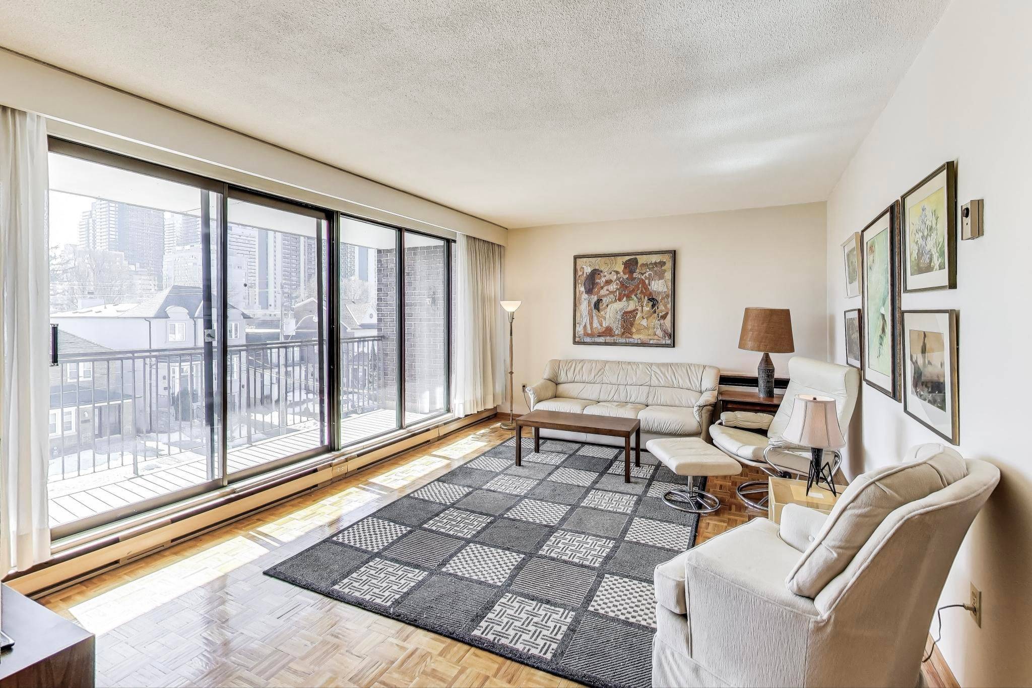 Toronto C10, ON M4P 2A8,166 Sherwood AVE #7