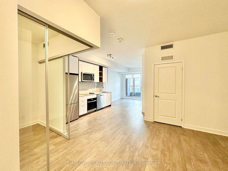 Toronto C01, ON M5V 1Y6,543 Richmond ST W #408