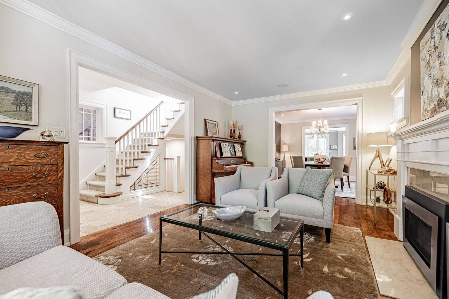 Toronto C10, ON M4P 2B1,35 Sheldrake BLVD