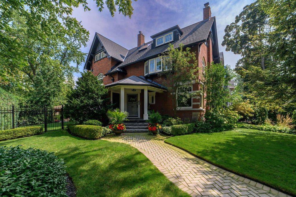 43 Maple DR, Toronto C09, ON M4W 2T9
