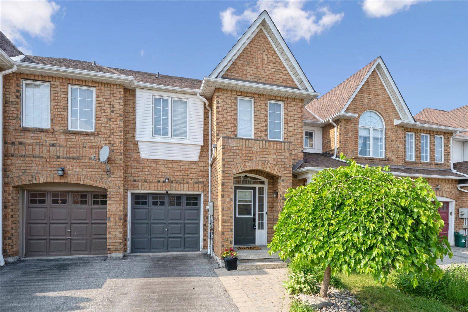 16 Stokely CRES, Whitby, ON L1N 9S8