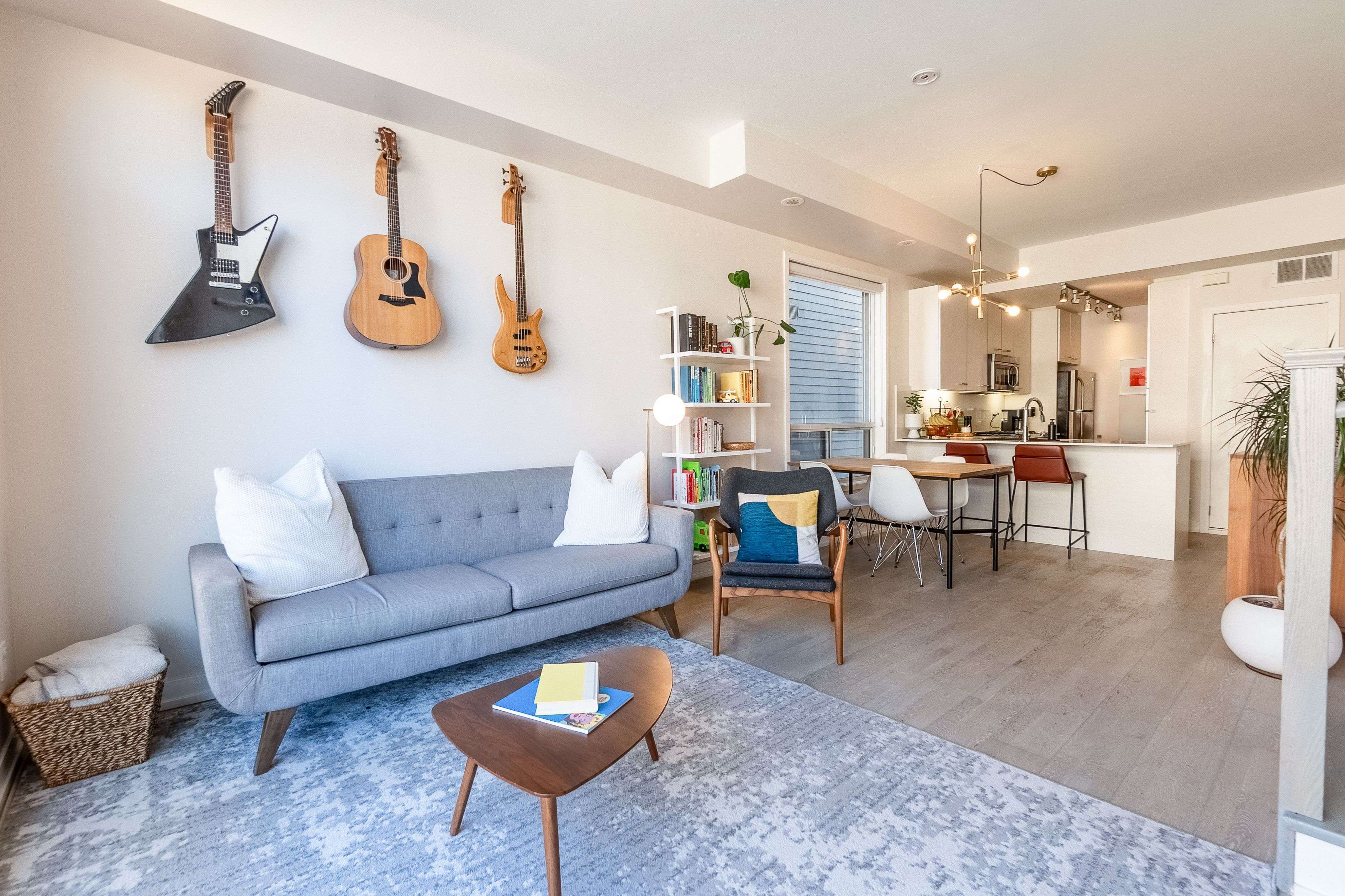 1321 Gerrard ST E #8, Toronto E01, ON M4L 1Y8