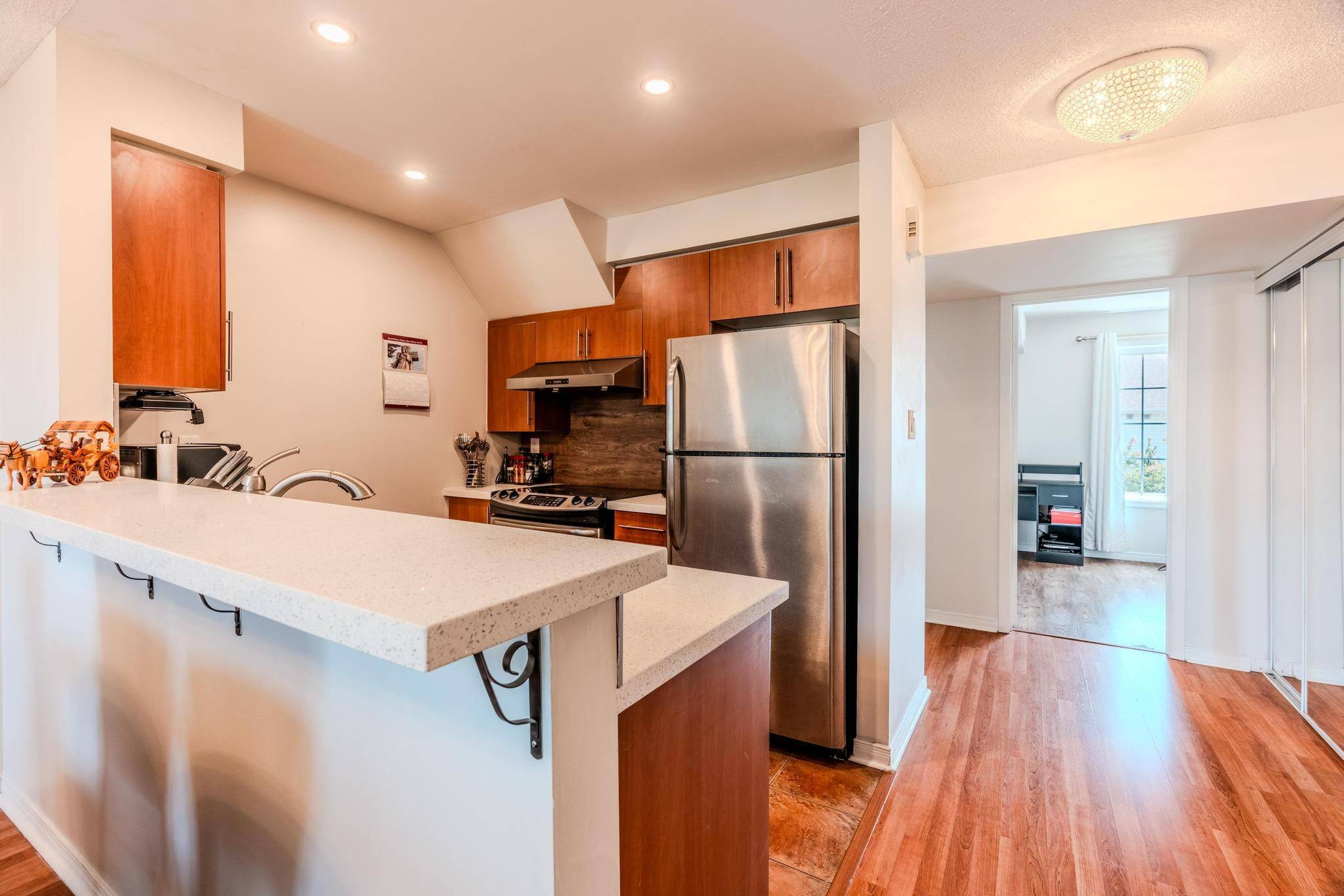 Whitby, ON L1R 0A2,120 Petra WAY #3