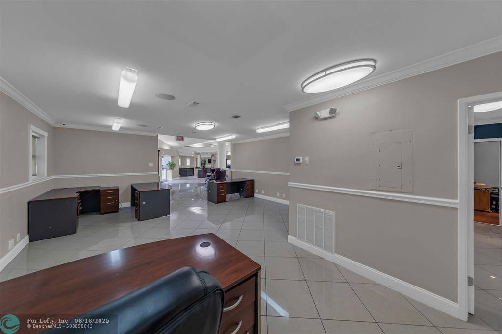 Wilton Manors, FL 33305,1800 NE 26th St
