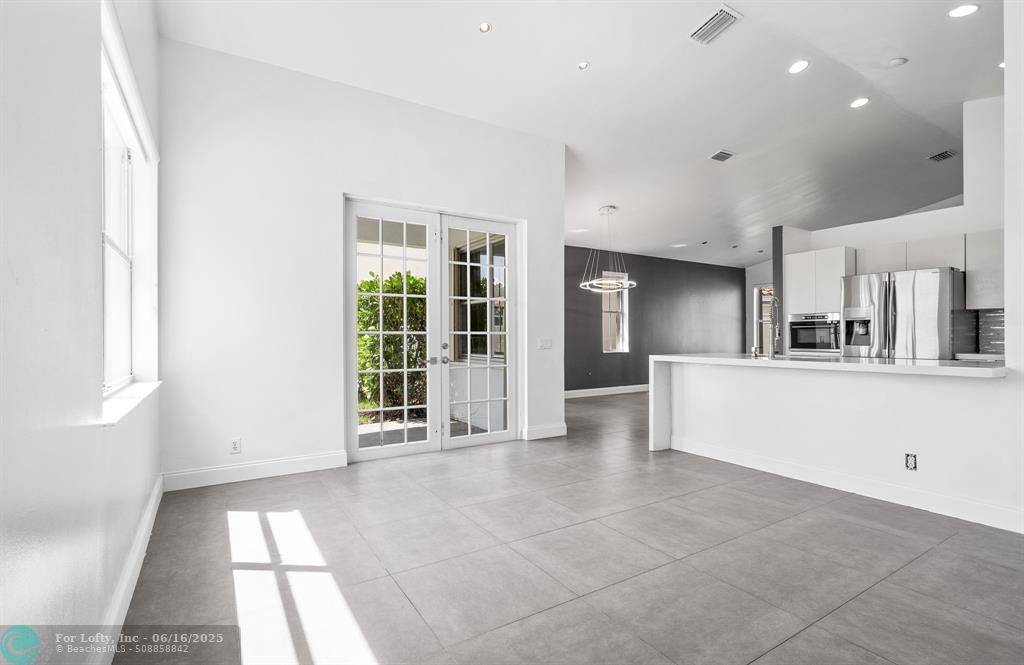 Weston, FL 33326,951 Falling Water Rd