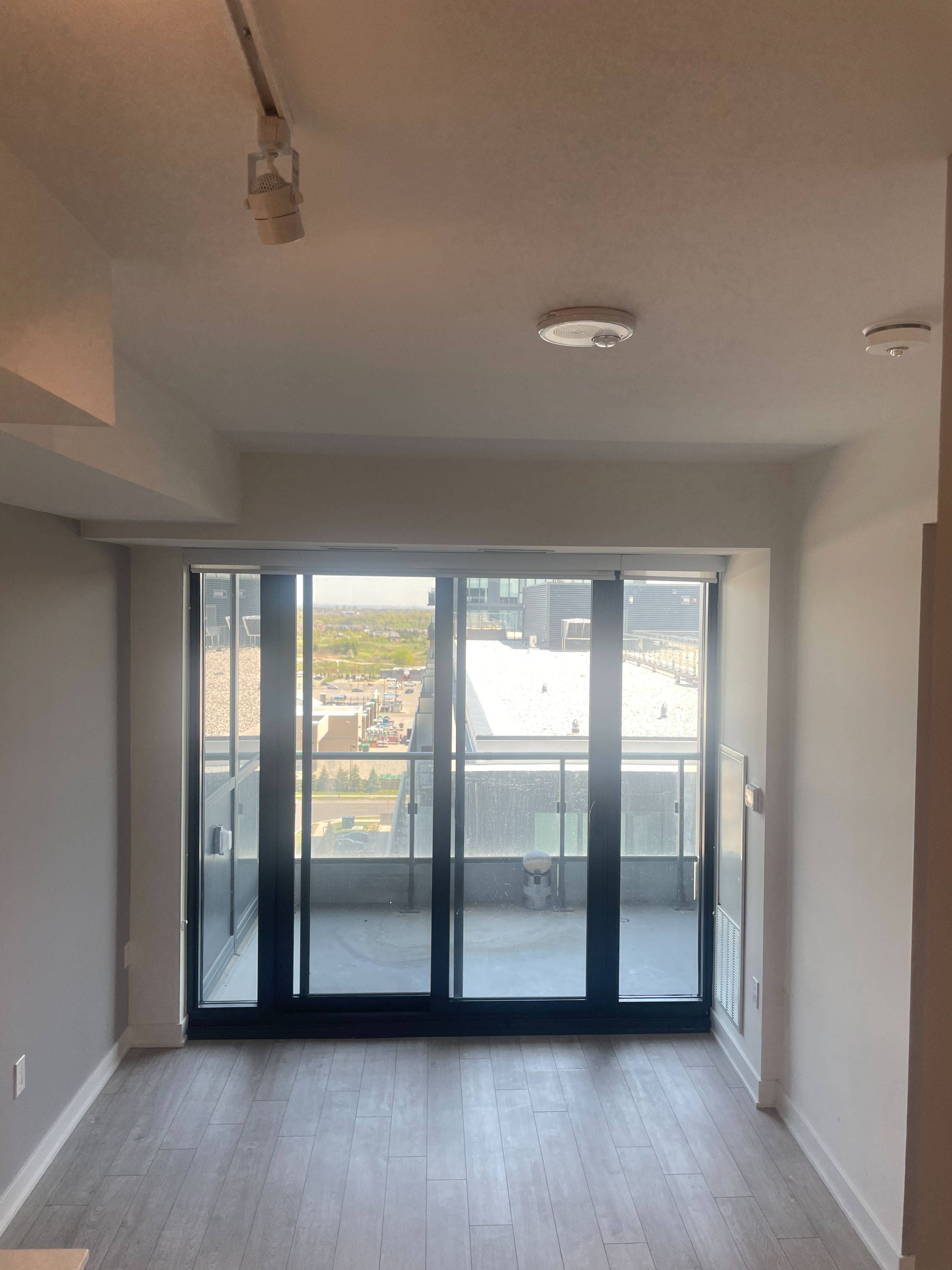 Vaughan, ON L6A 5C2,120 Eagle Rock WAY #1105
