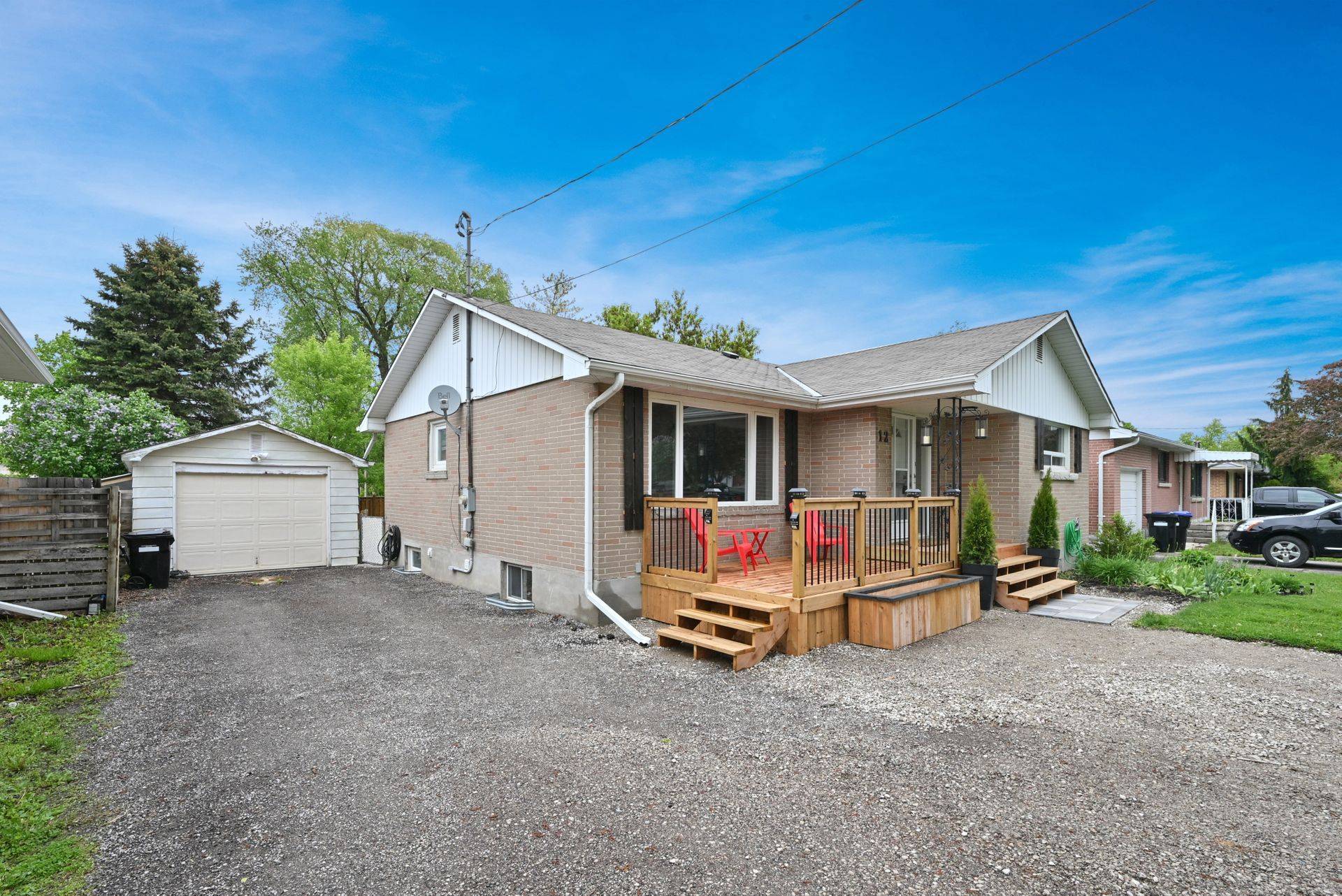 New Tecumseth, ON L0G 1A0,12 Maple AVE E