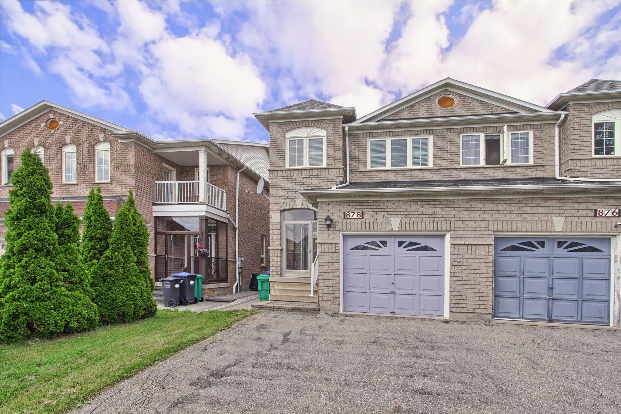 Mississauga, ON L5V 2R4,878 Khan CRES