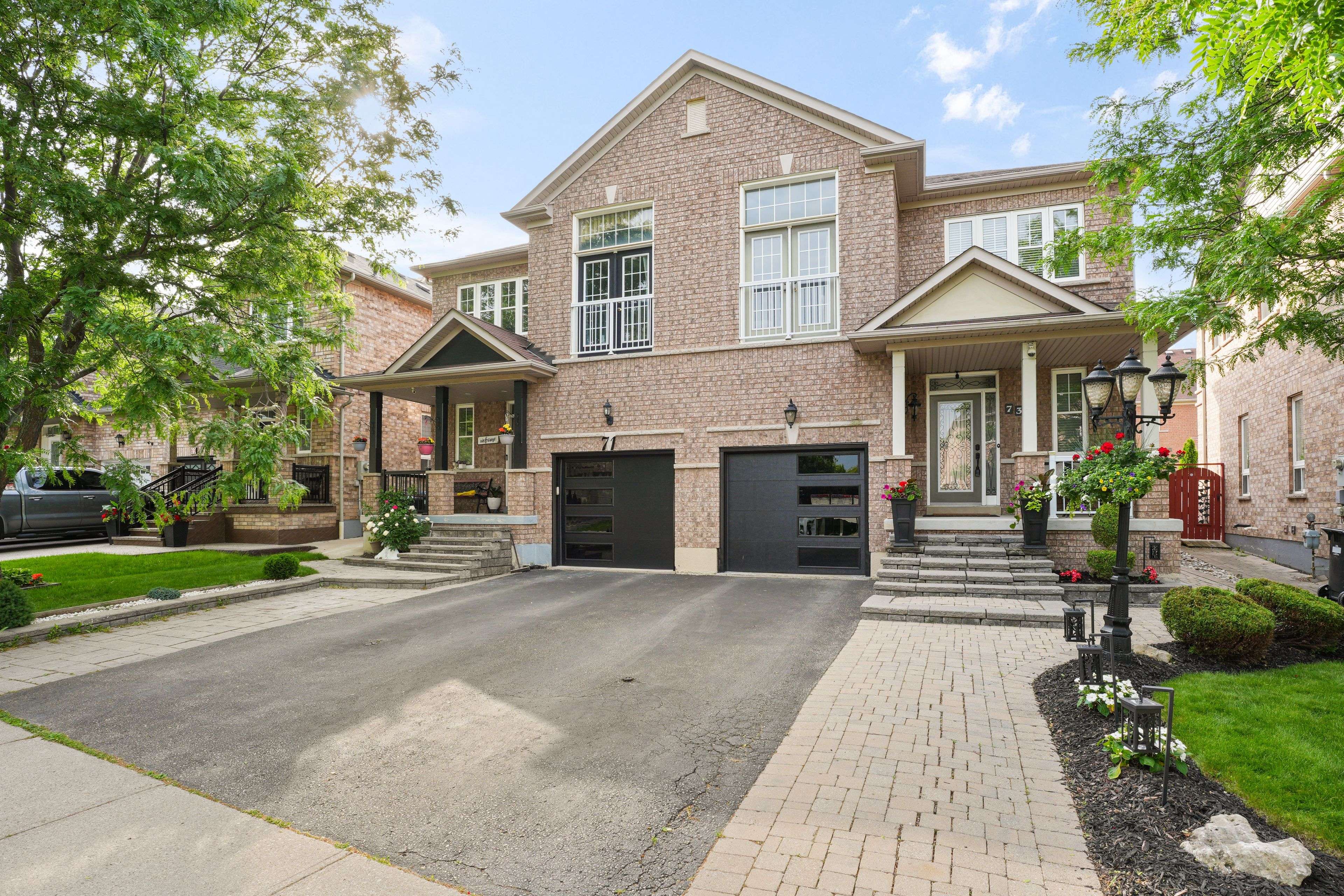 Brampton, ON L6Y 5N1,73 Pergola WAY