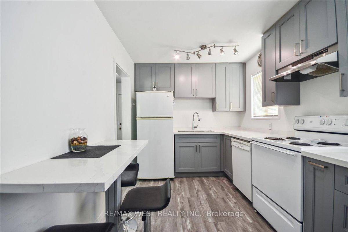 Toronto W10, ON M9W 3R4,1 Huntsmoor RD