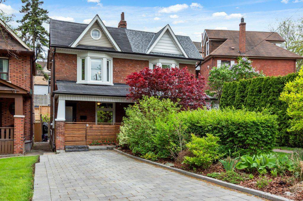 Toronto W02, ON M6P 1J4,61 Hillsview AVE