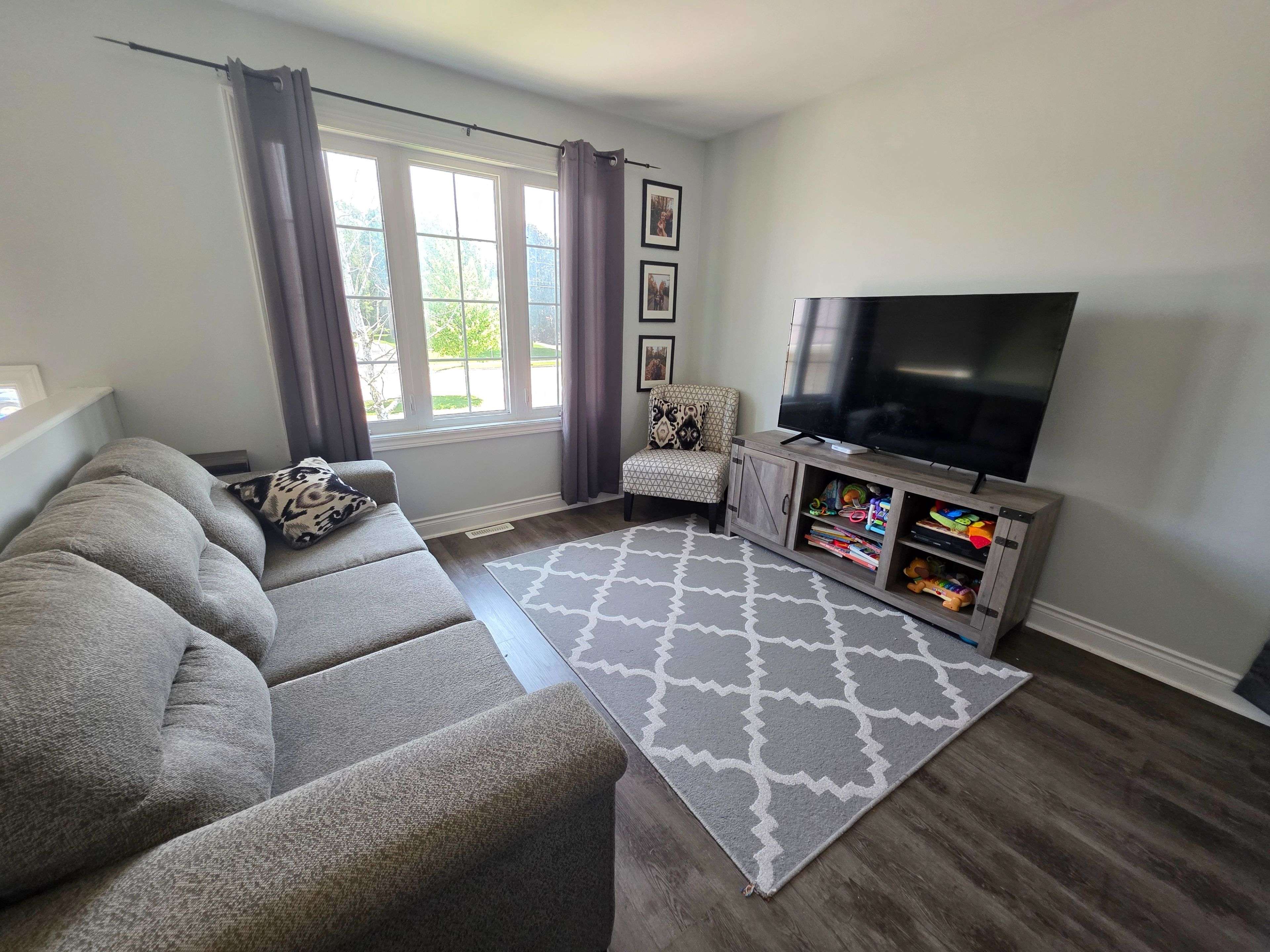 Kawartha Lakes, ON K9V 0B8,124 Mary ST W