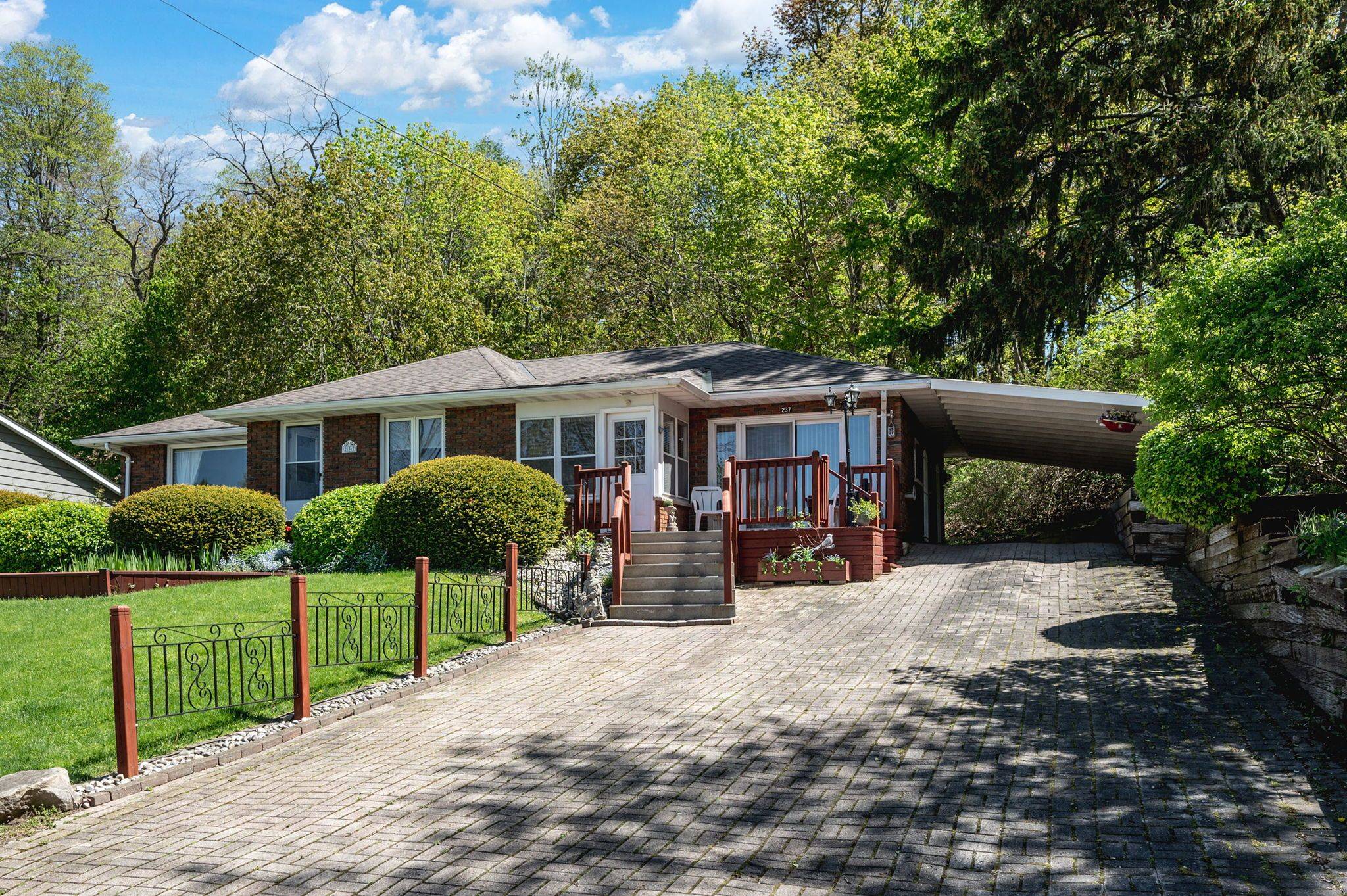 Central Elgin, ON N5L 1A8,237 Frances ST
