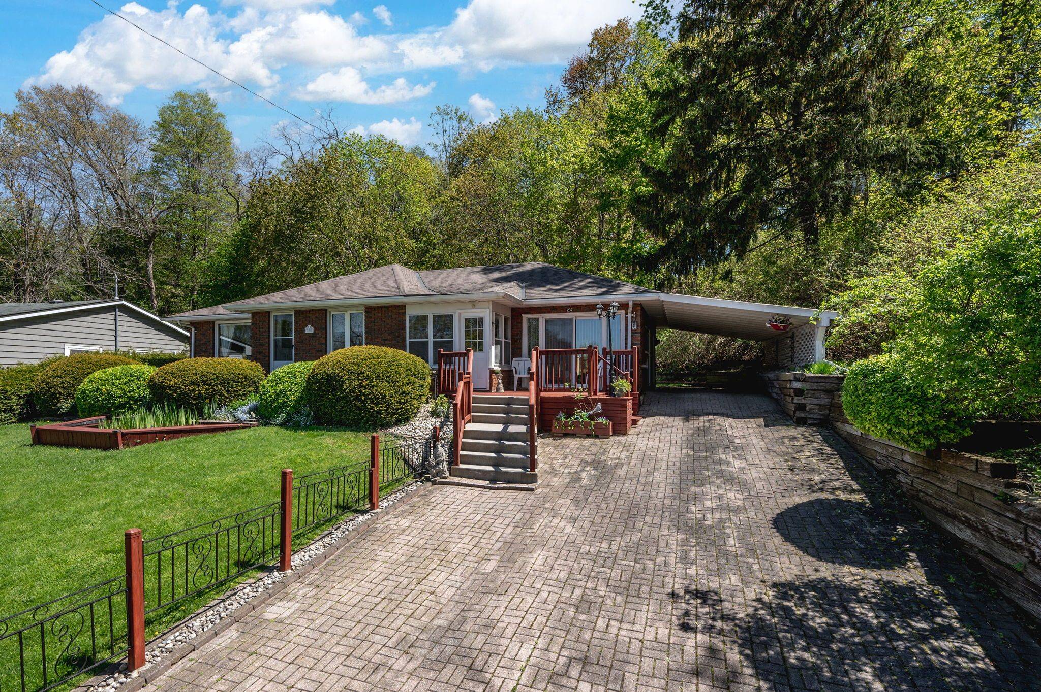 Central Elgin, ON N5L 1A8,237 Frances ST