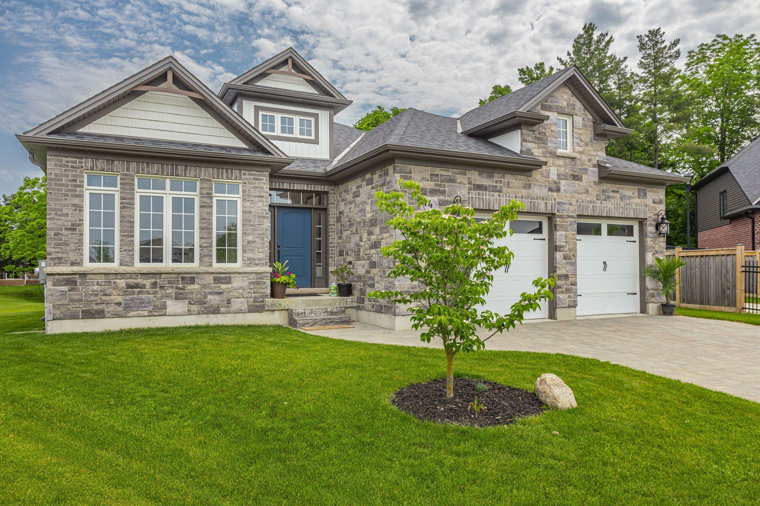 Middlesex Centre, ON N0M 2A0,44 Violet CT