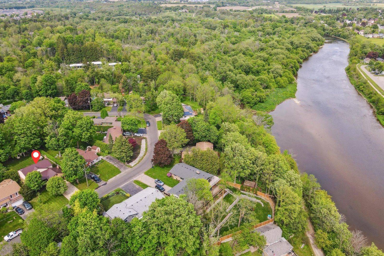 Kitchener, ON N2K 1S9,29 Hillcrest LN