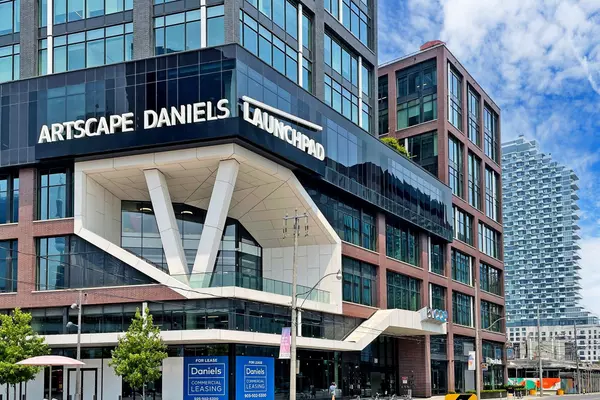 Toronto C08, ON M5A 0P6,130 Queens Quay E #604
