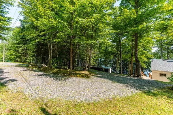 Hastings Highlands, ON K0L 2S0,509 Dog Bay RD