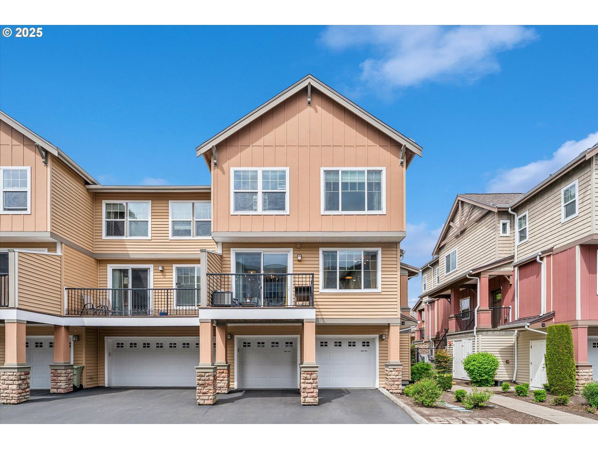 Portland, OR 97229,680 NW FALLING WATERS LN #105