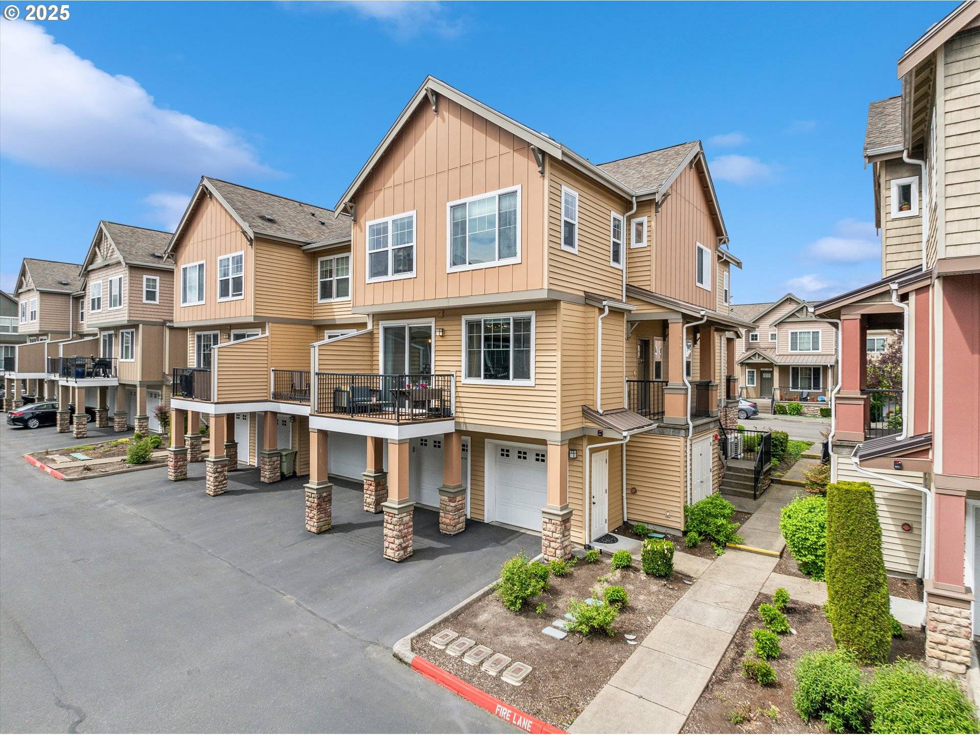 Portland, OR 97229,680 NW FALLING WATERS LN #105