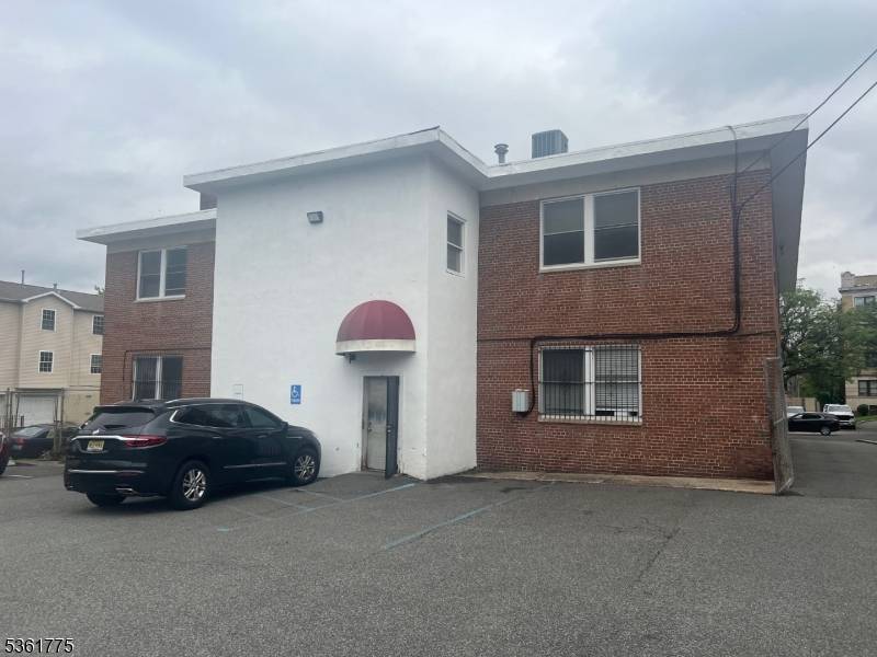 East Orange City, NJ 07018,85 S Harrison St