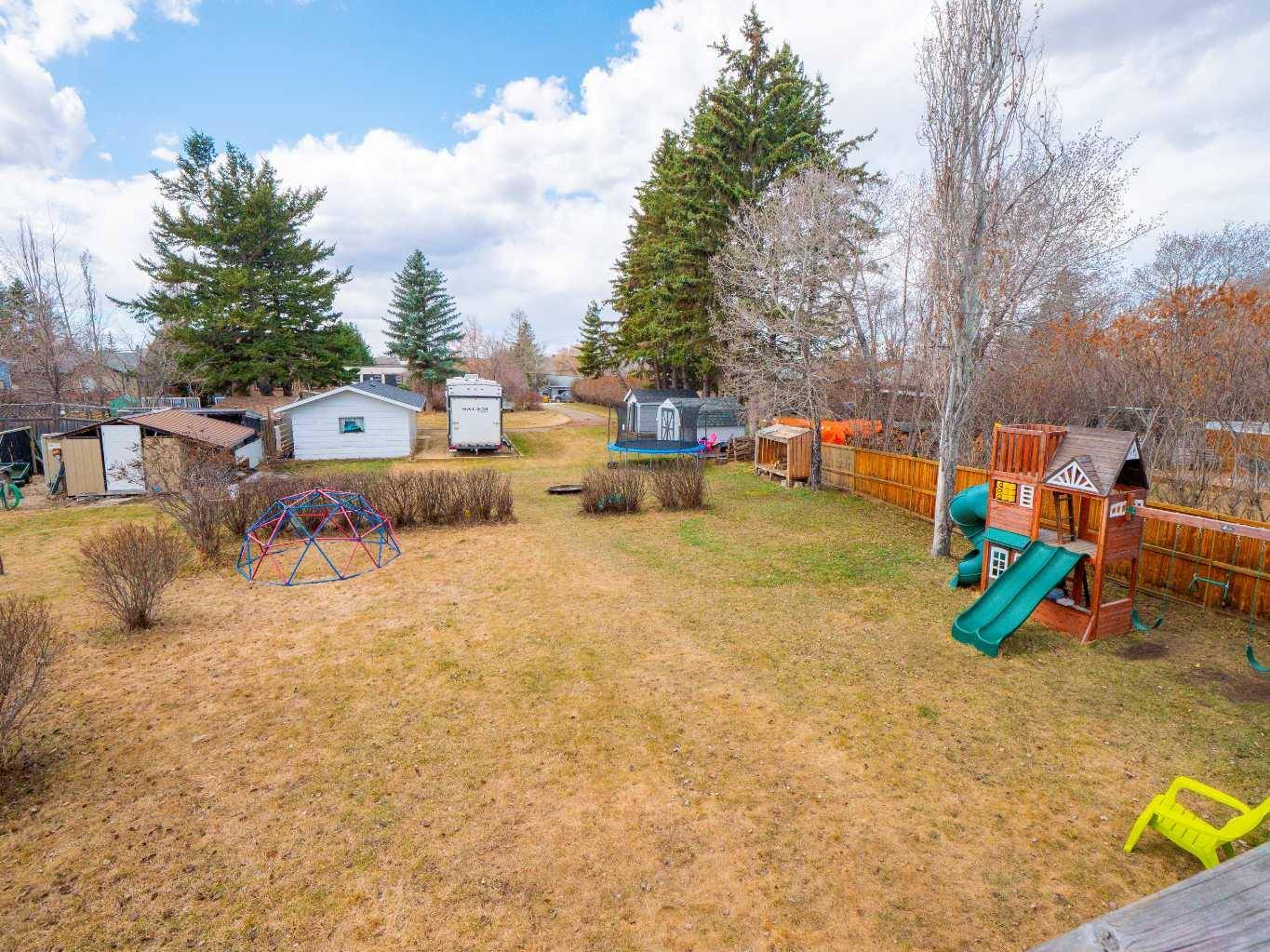 Ponoka, AB T4J 1C2,4818 43 Street
