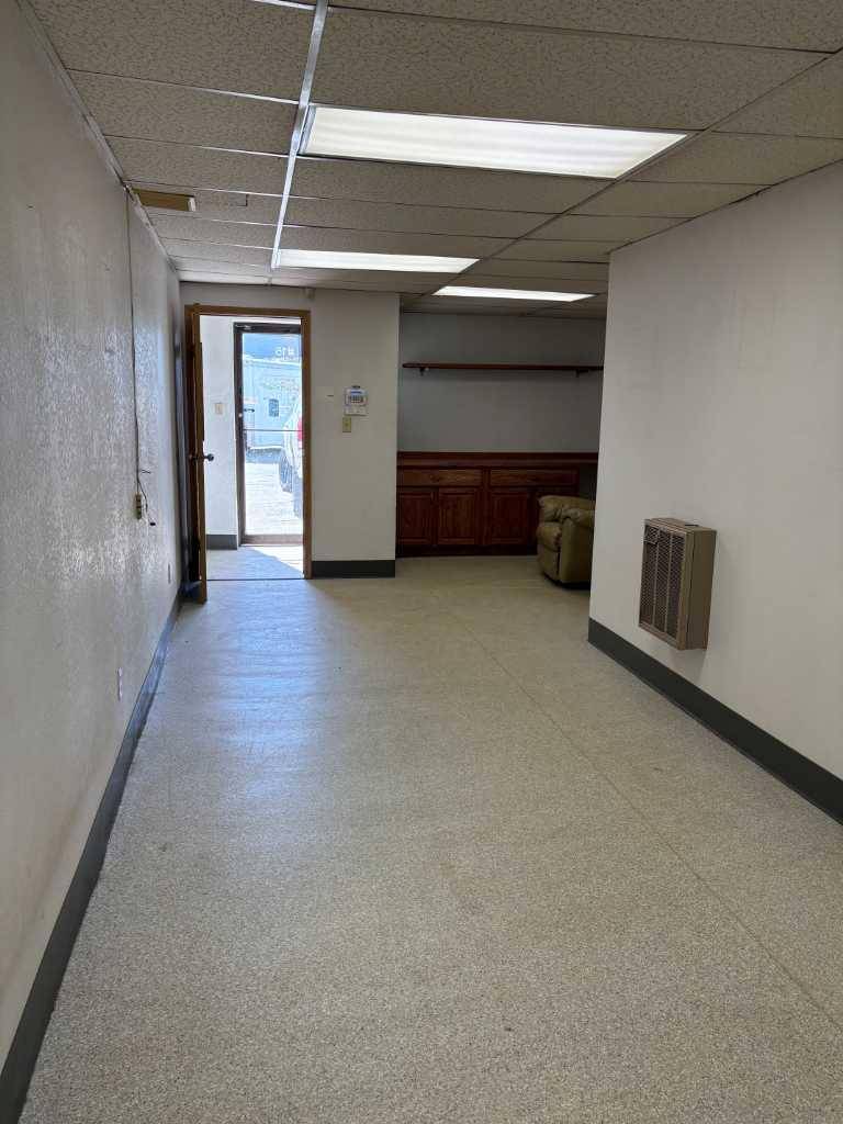 Red Deer, AB T4P 1M3,7611 49 AVE #15