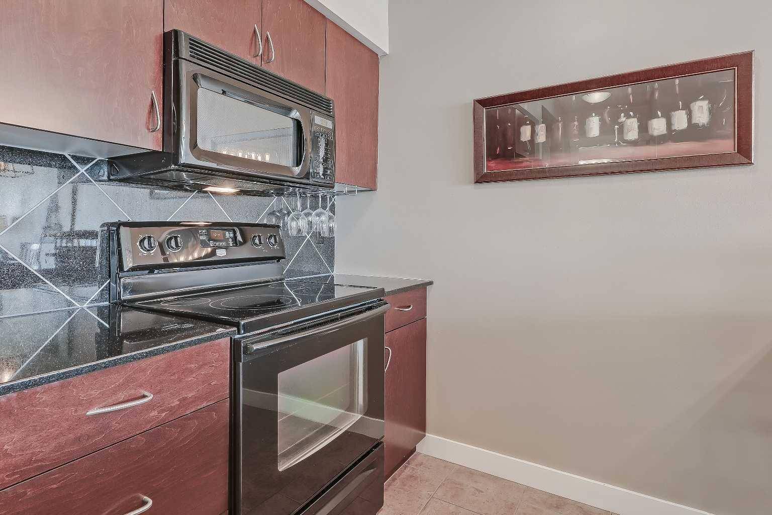 Calgary, AB T2V 2X4,8880 Horton RD Southwest #614