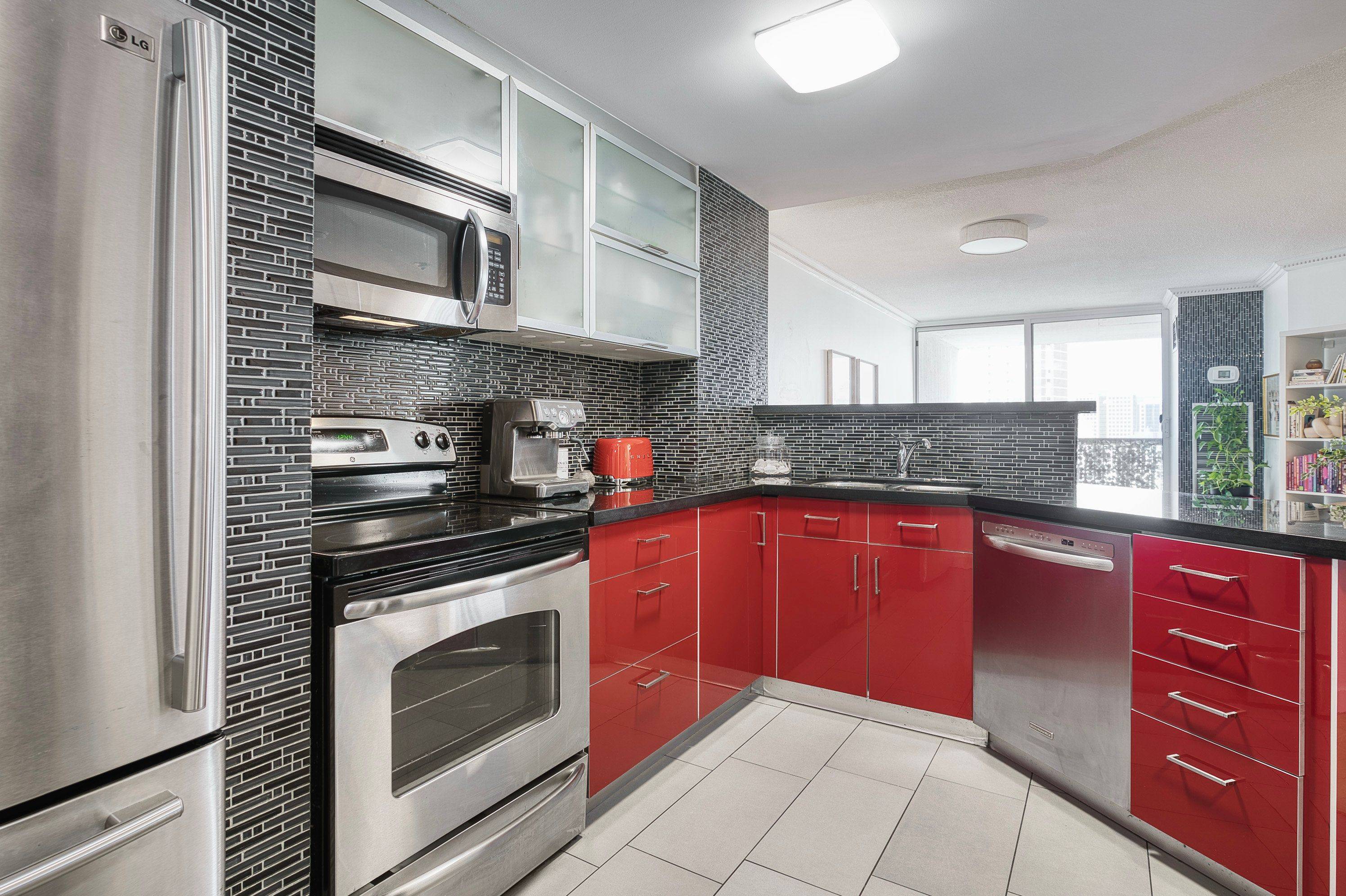 Toronto C08, ON M4Y 2V6,77 Maitland PL #1923