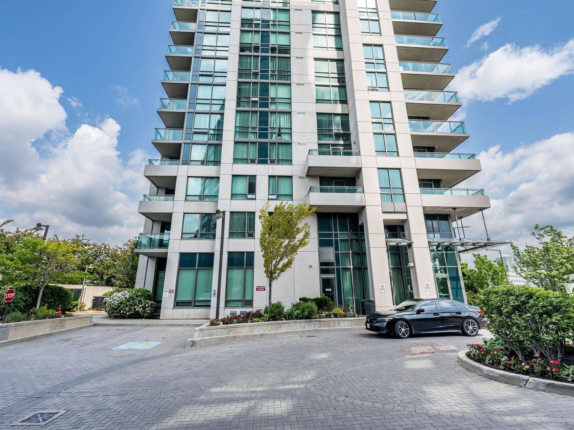 Toronto E09, ON M1H 0A2,88 Grangeway AVE #2902