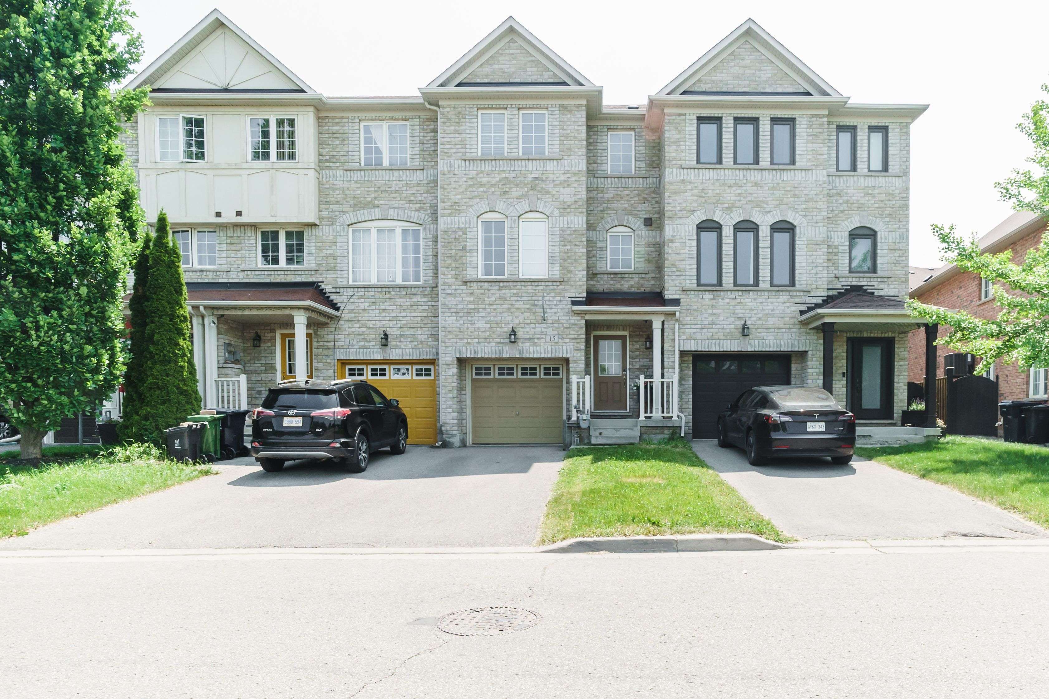 15 Oates DR, Toronto E04, ON M1L 0A9