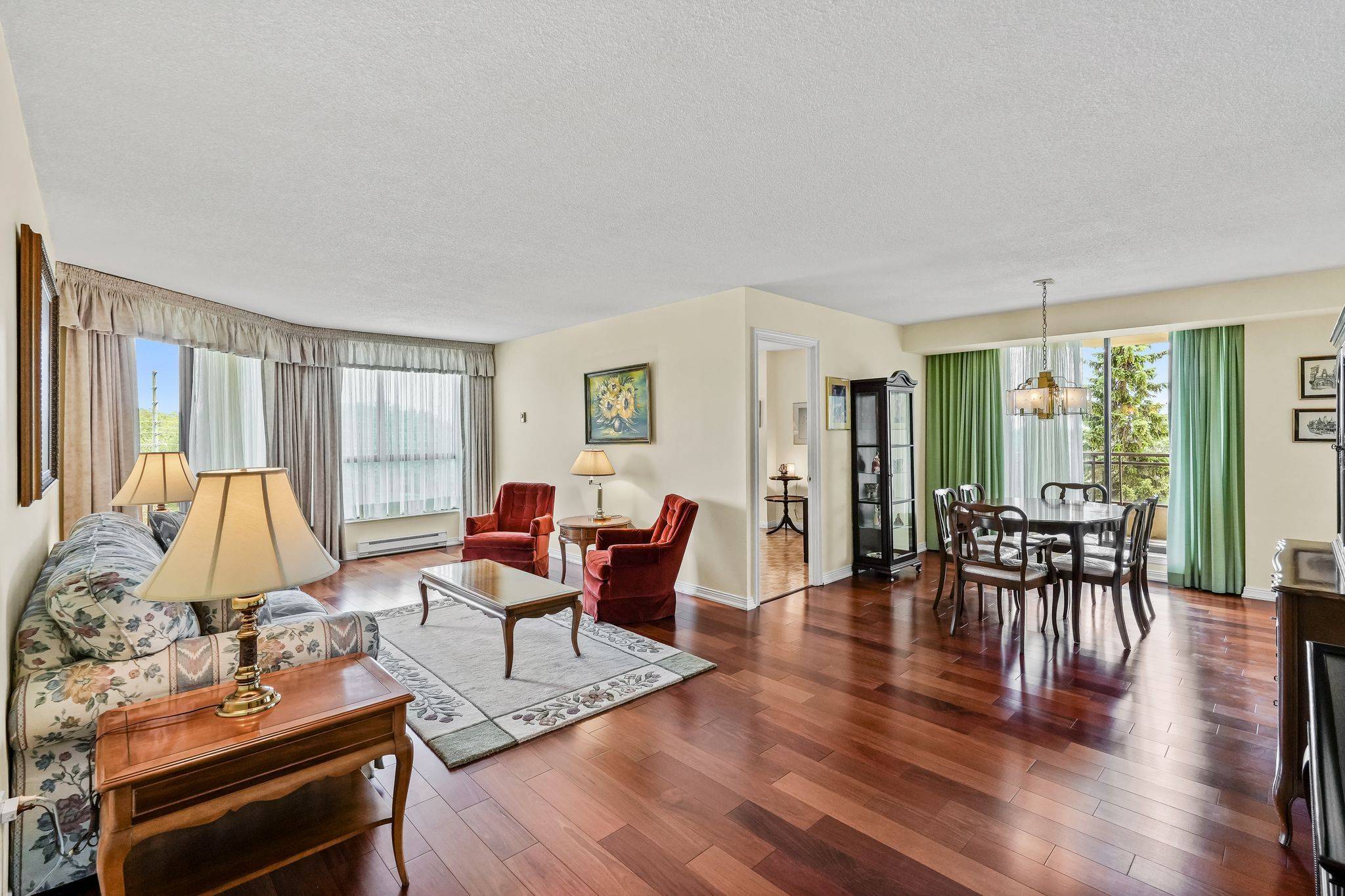 Oshawa, ON L1G 7T2,900 Wilson RD N #404