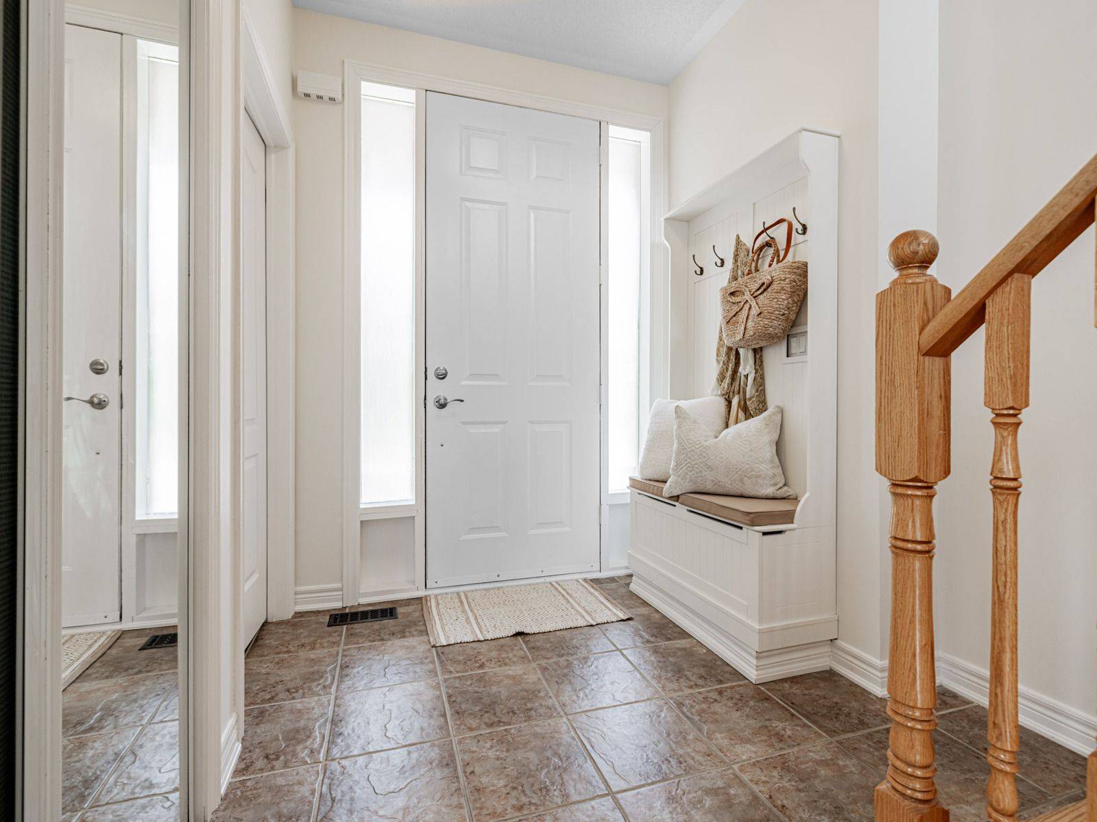 Vaughan, ON L4L 3S3,32 Helen ST