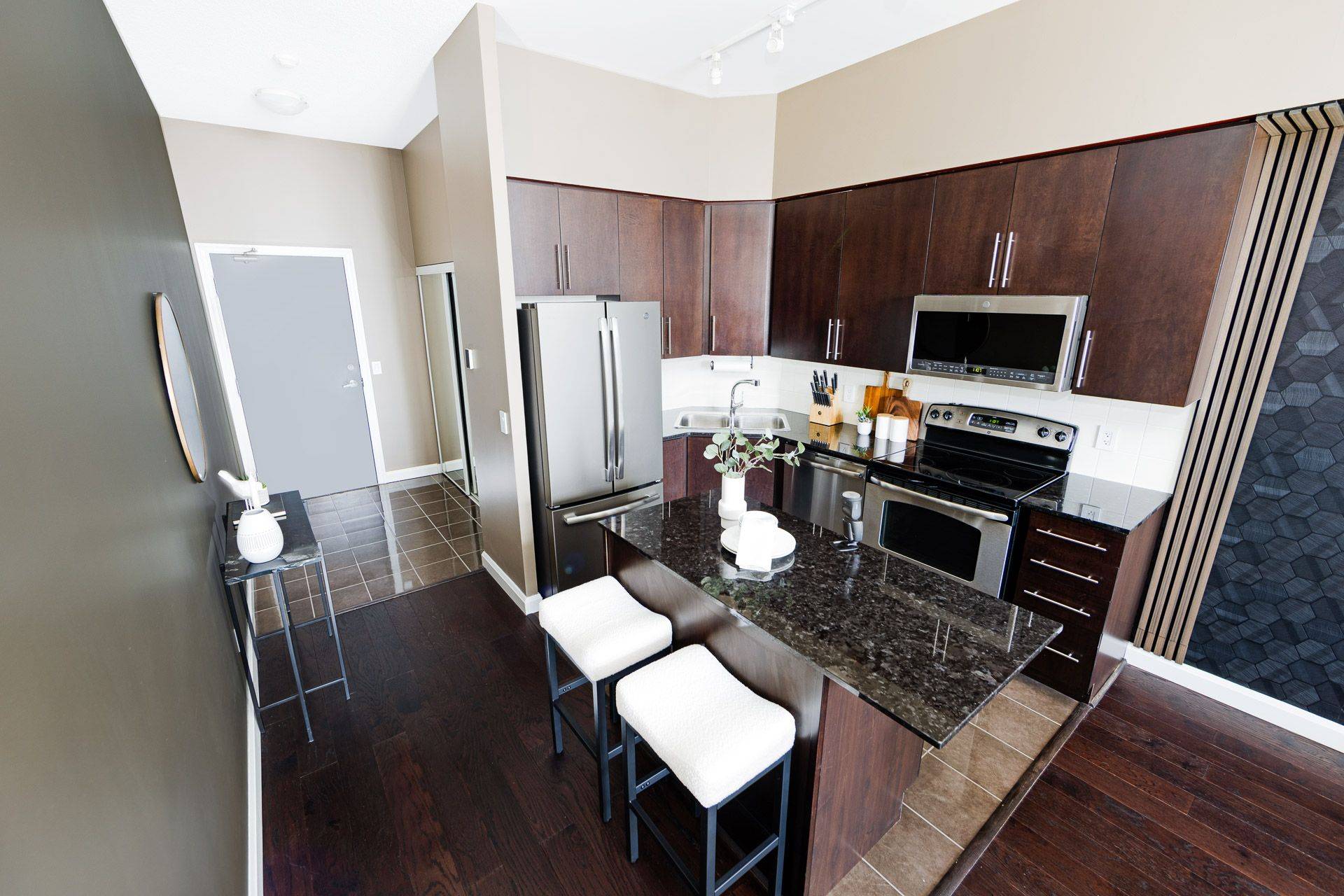 Mississauga, ON L5B 0E8,223 Webb DR #LPH3408