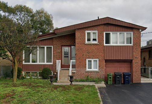 35 Euphrasia DR #Lower, Toronto W04, ON M6B 3V8