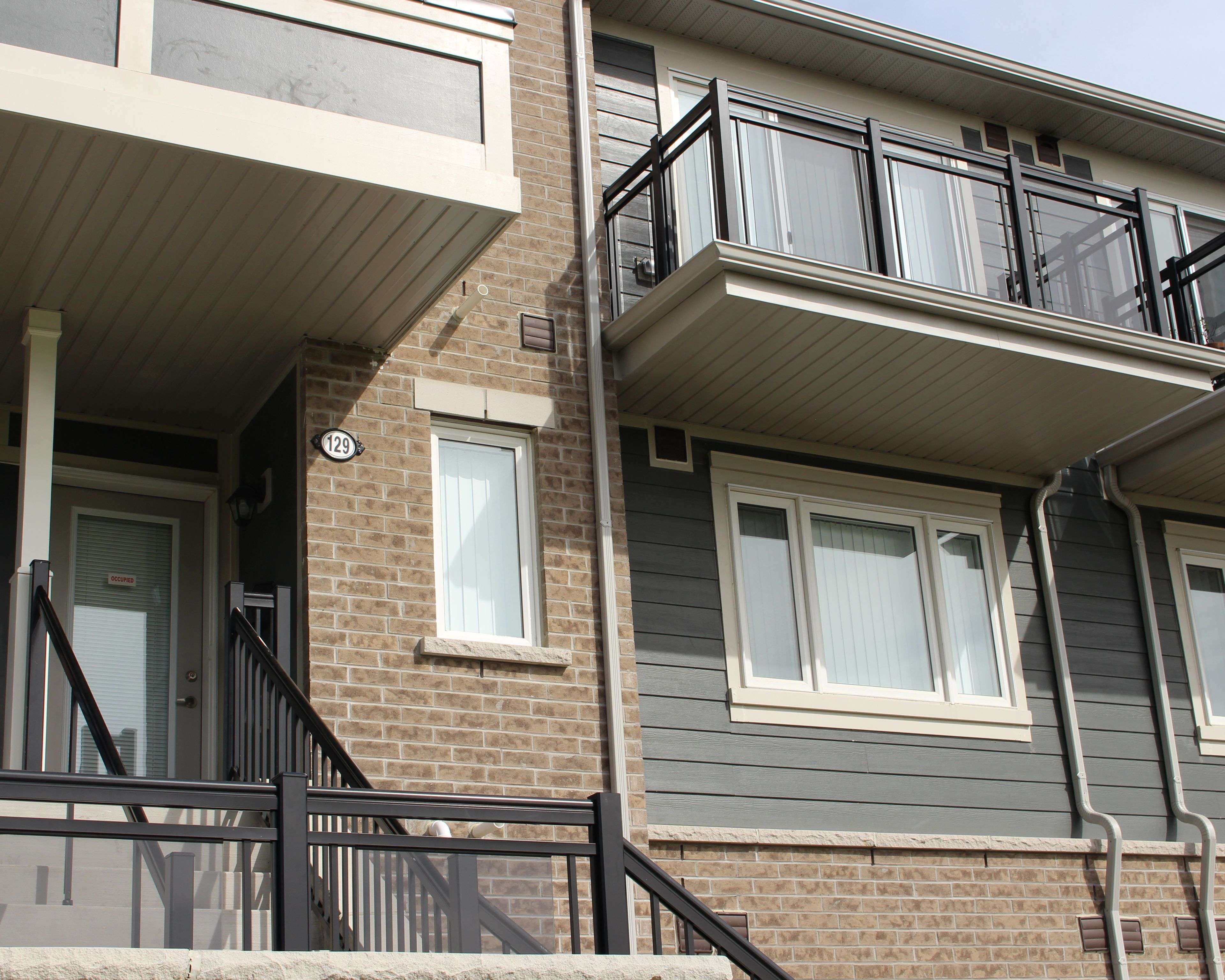 Brampton, ON L6R 3Y7,250 Sunny Meadow BLVD #129