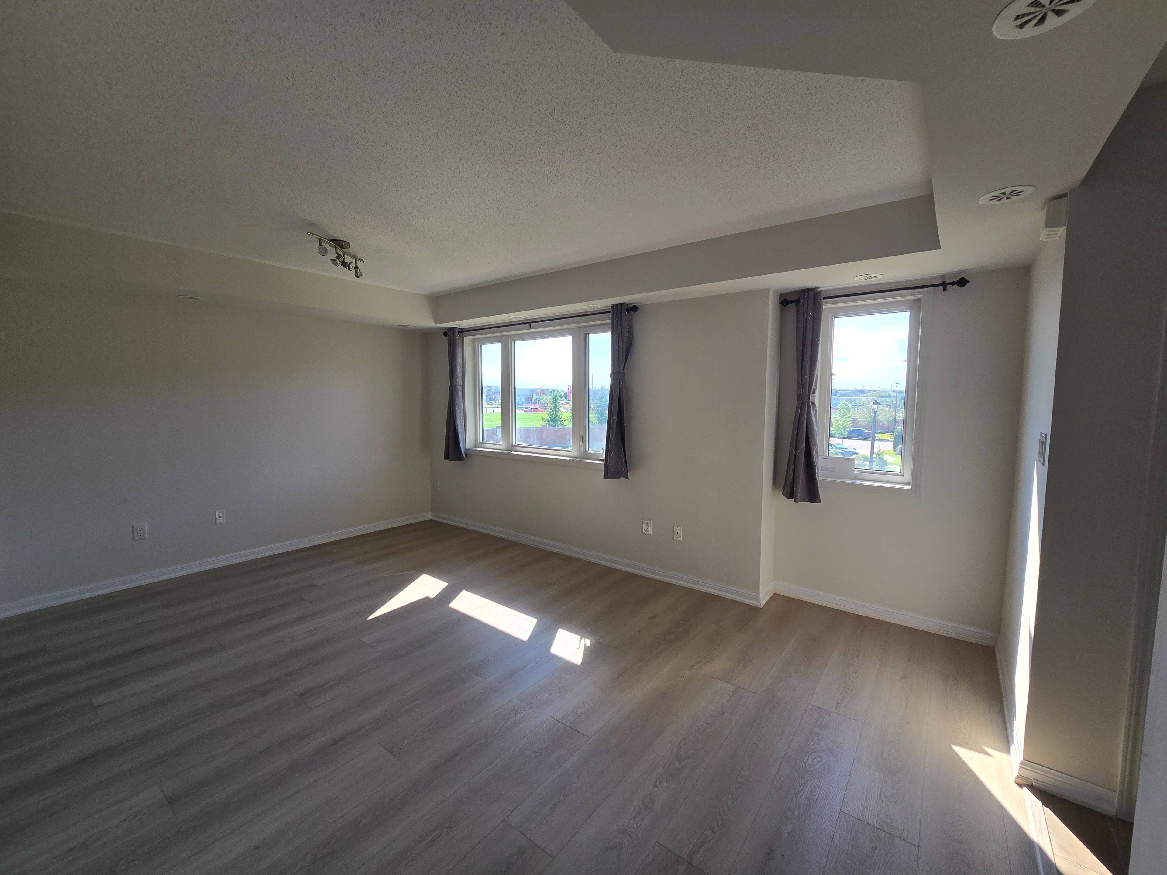Brampton, ON L6R 3Y7,250 Sunny Meadow BLVD #129