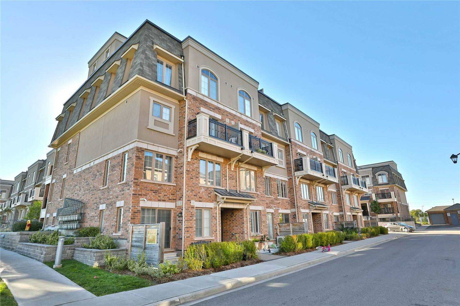 2441 Greenwich DR #8, Oakville, ON L6M 0S3
