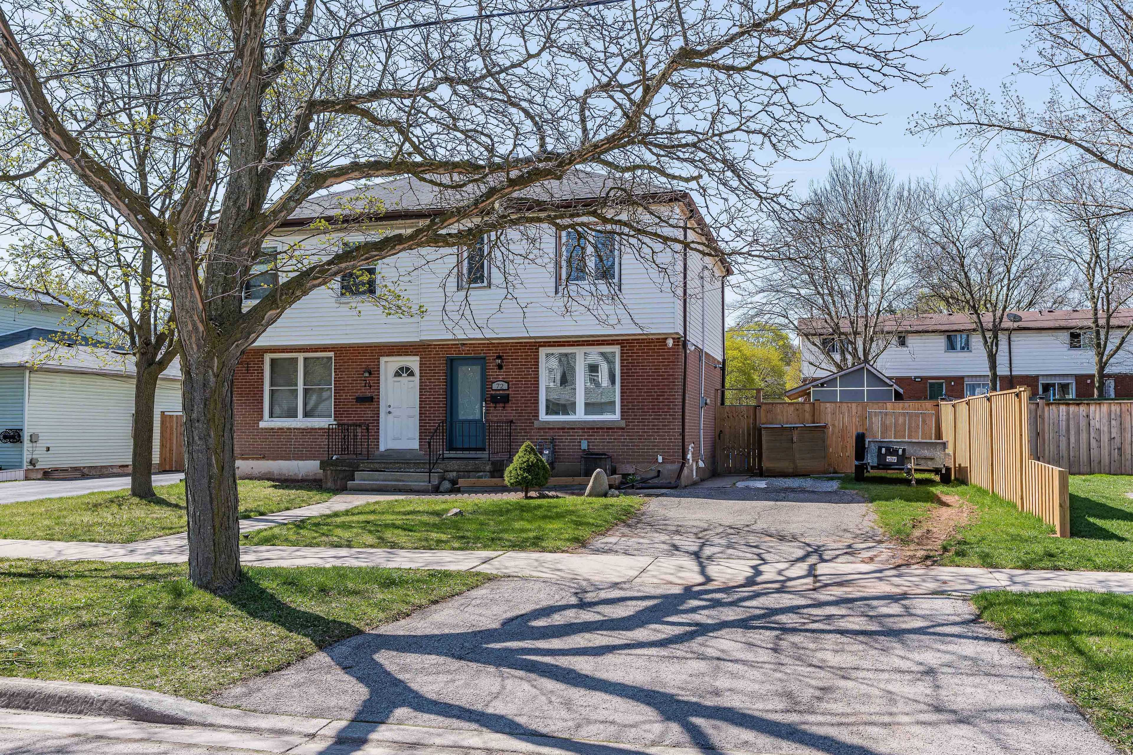 Hamilton, ON L8H 2B7,72 Martha ST