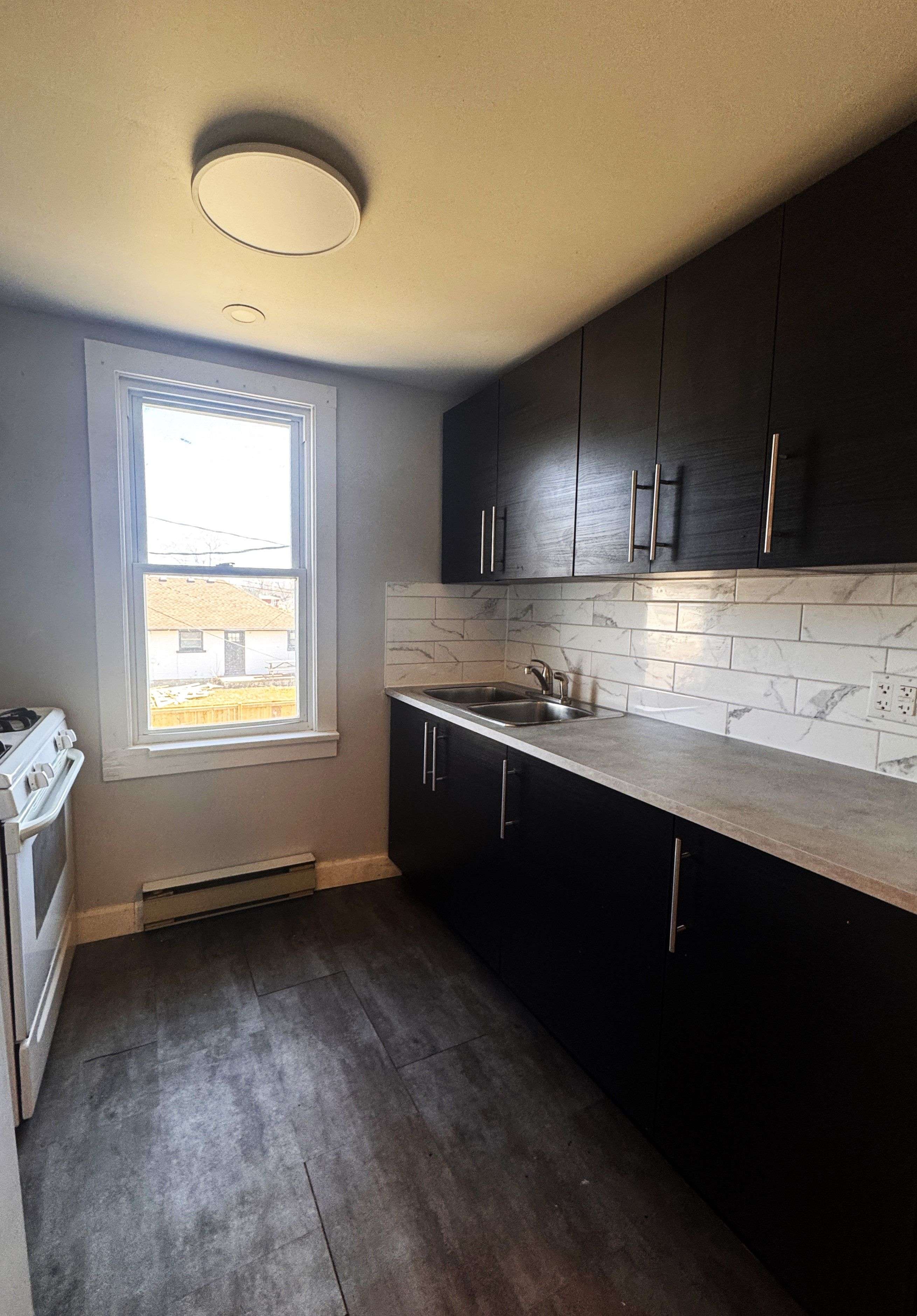 Fort Erie, ON L2A 5C4,398 Ferndale RD #2