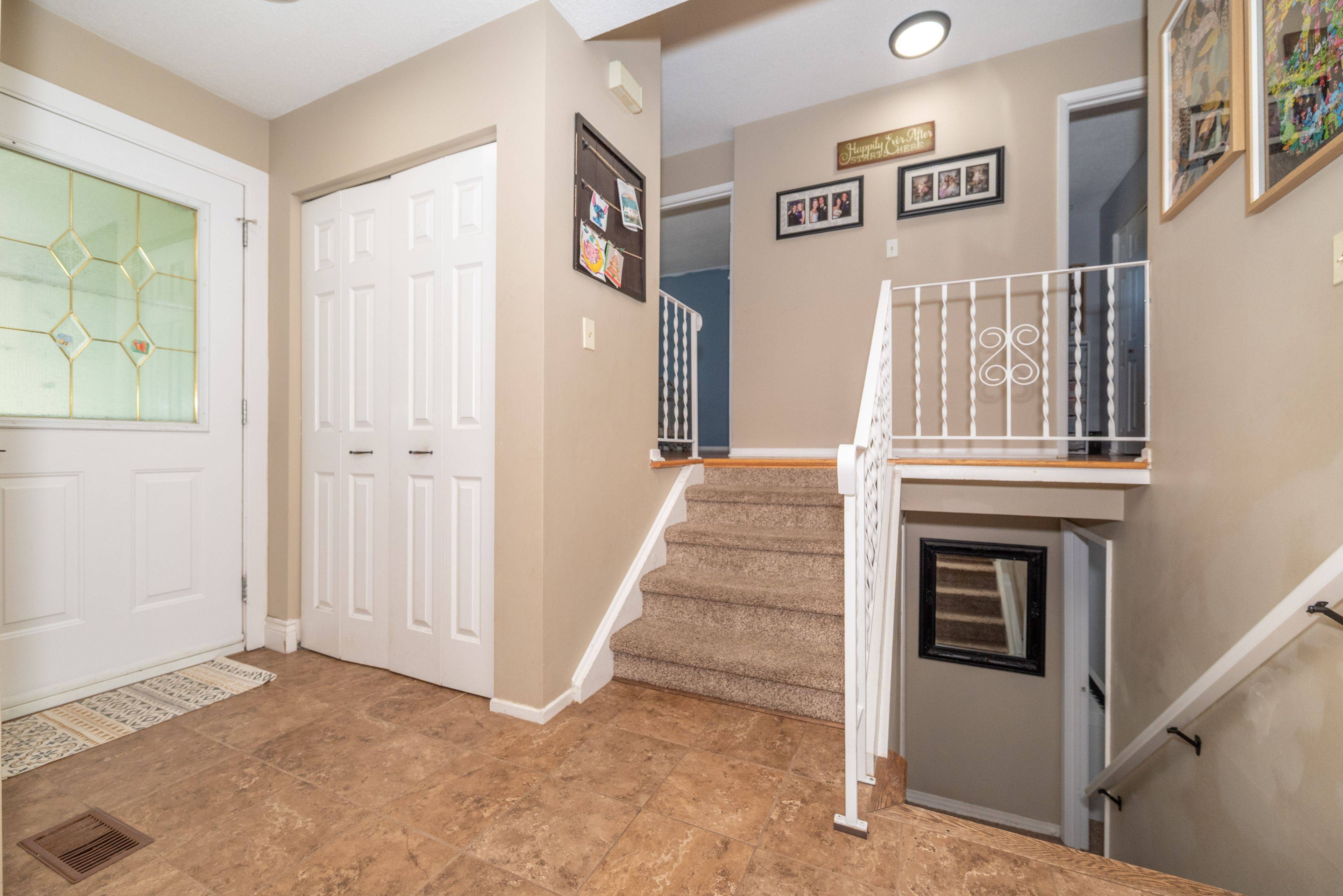 Petawawa, ON K8H 2Y6,10 Pine PL
