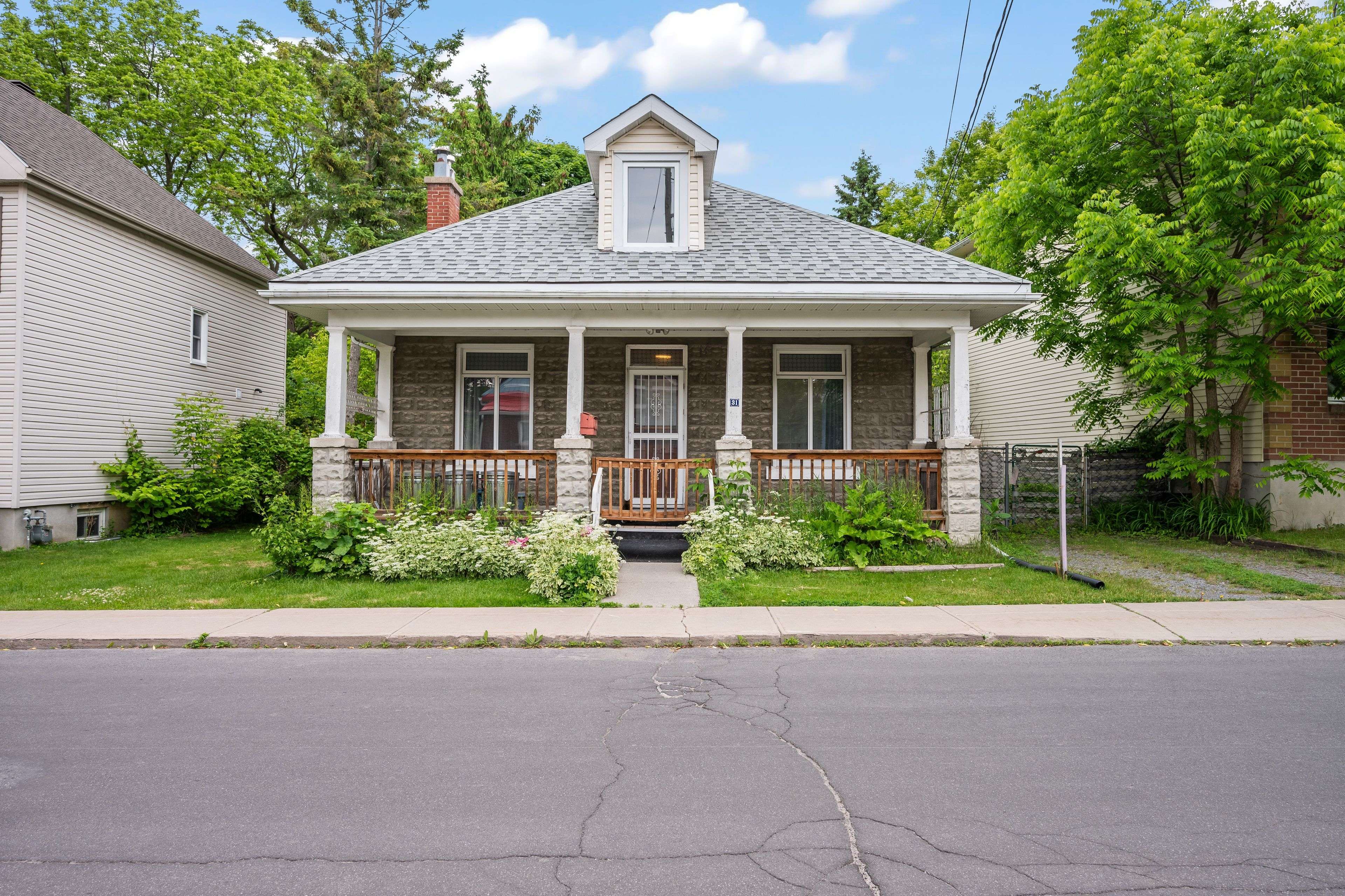 Kingston, ON K7K 1P1,31 Hamilton ST