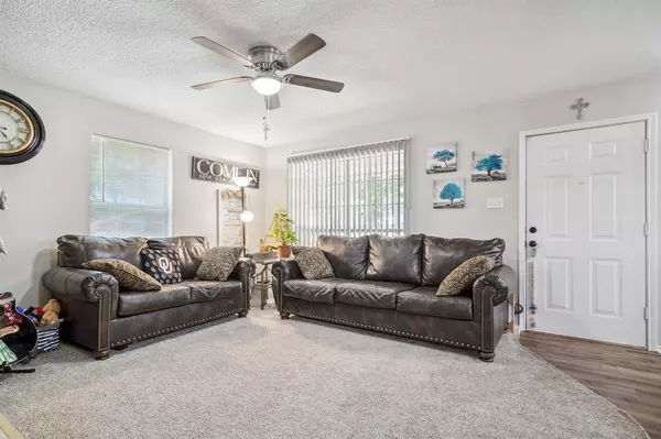Azle, TX 76020,816 Red Oak Court