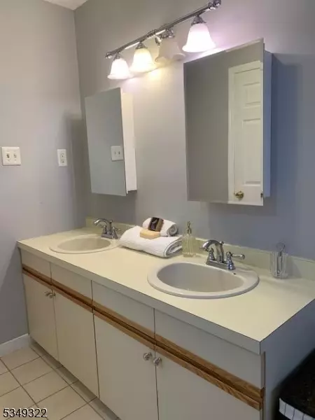 Perth Amboy City, NJ 08861,422 Johnstone St