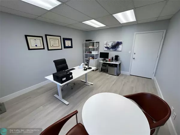Fort Lauderdale, FL 33305,2542 N Federal Hwy