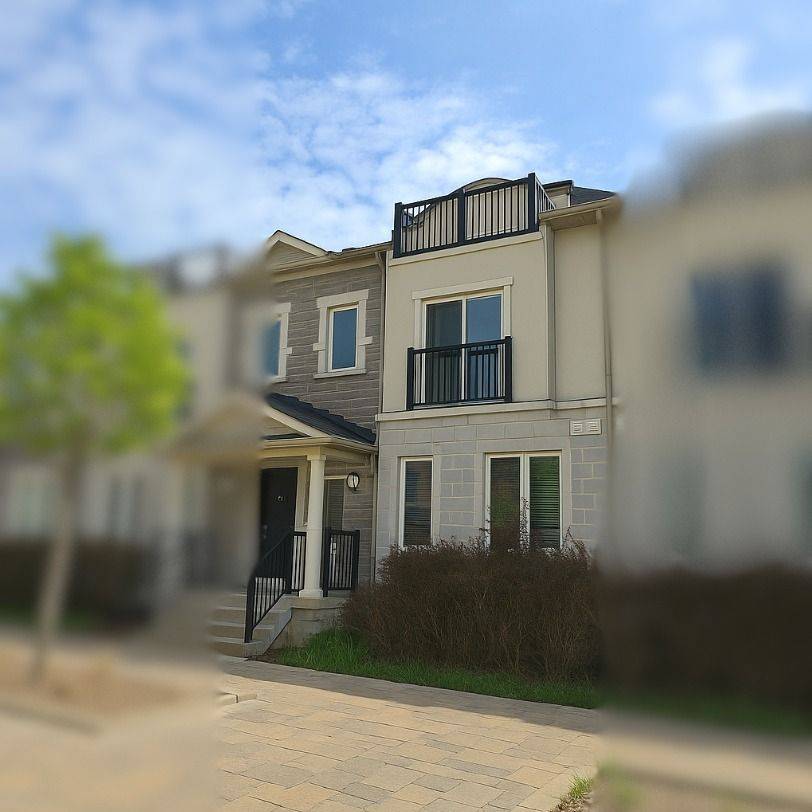 Whitby, ON L1N 2K2,1040 Elton WAY #11