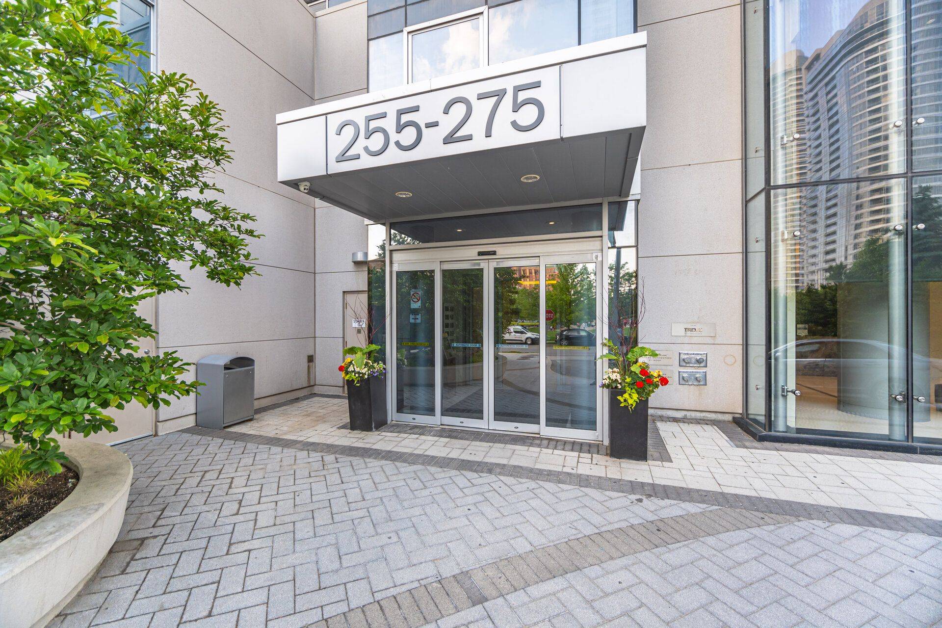 Toronto E07, ON M1S 0L8,275 Village Green SQ #1722