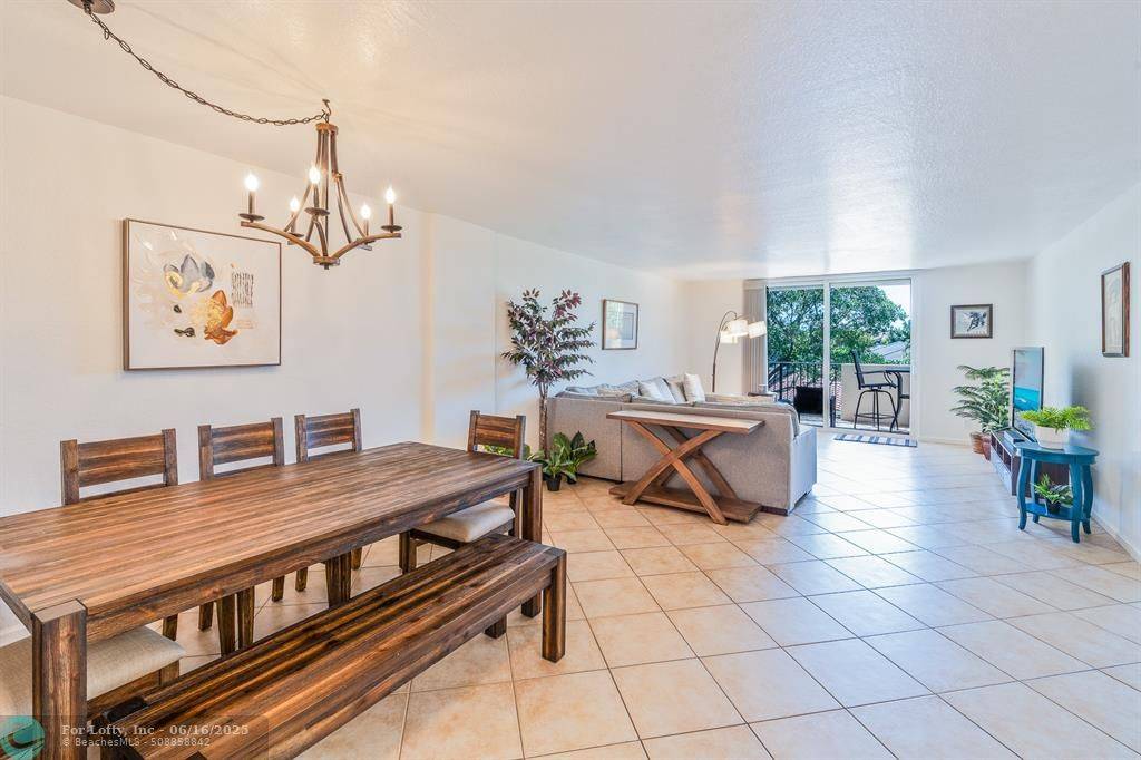 Boca Raton, FL 33432,1000 Spanish River Road  #3T